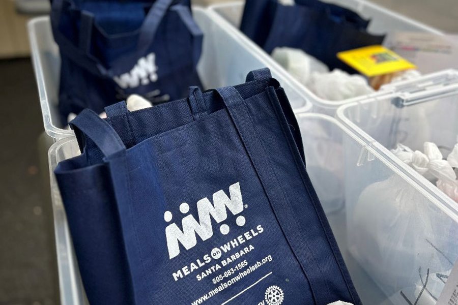 Meals on Wheels bags with meals