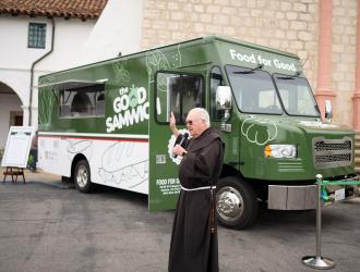 Good Samwich ribbon-cutting