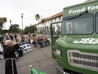 Good Samwich ribbon-cutting