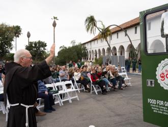 Good Samwich ribbon-cutting