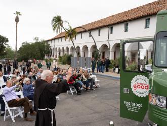 Good Samwich ribbon-cutting