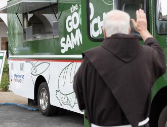 Good Samwich ribbon-cutting